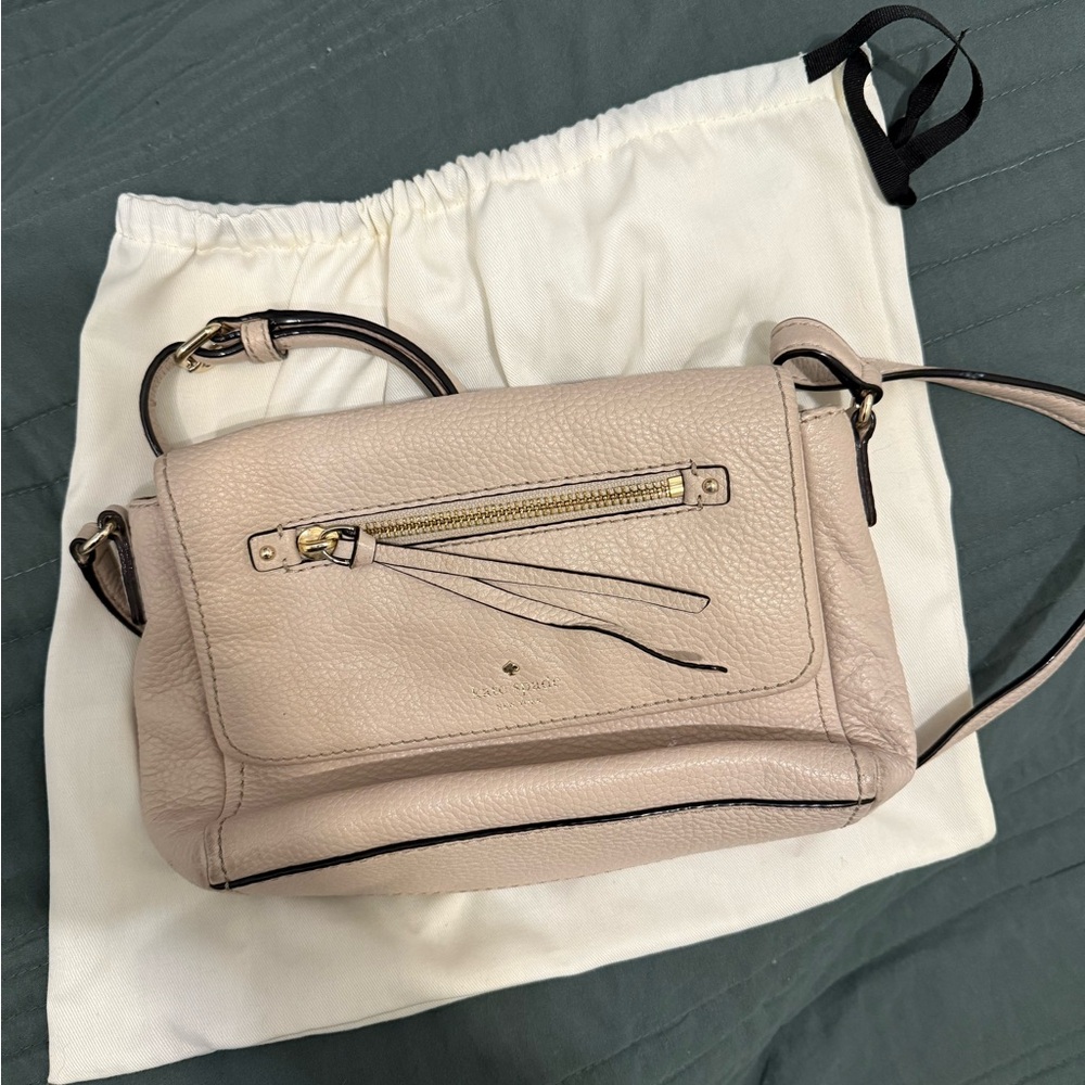 Kate Spade Elegant Cream Leather Shoulder Bag